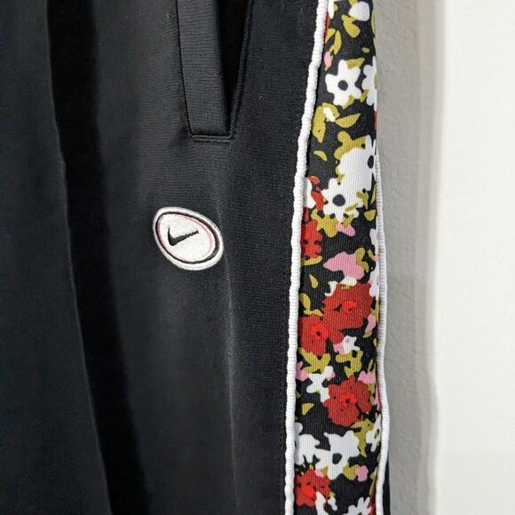 Nike Floral Stripe Trimmed Nylon Track Pants Black Size Medium - Picture 3 of 6